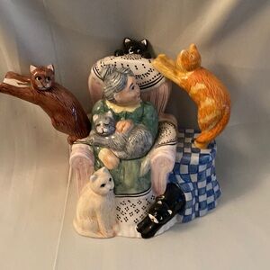 Vintage Lotus Old Lady in Chair with Cats Tea Pot